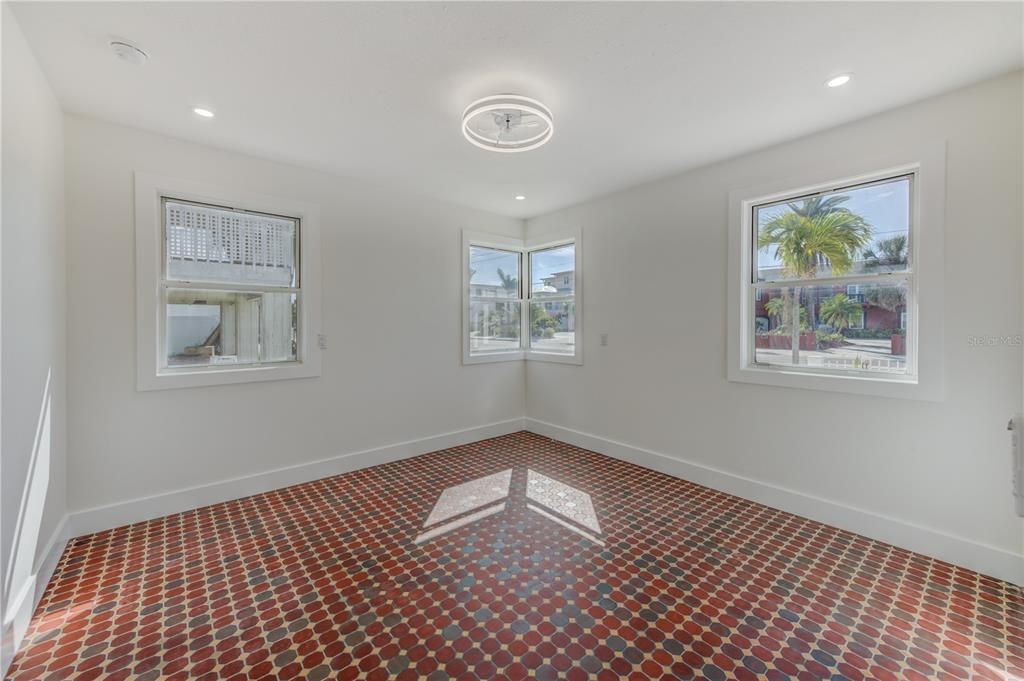 For Rent: $4,750 (3 beds, 2 baths, 1941 Square Feet)