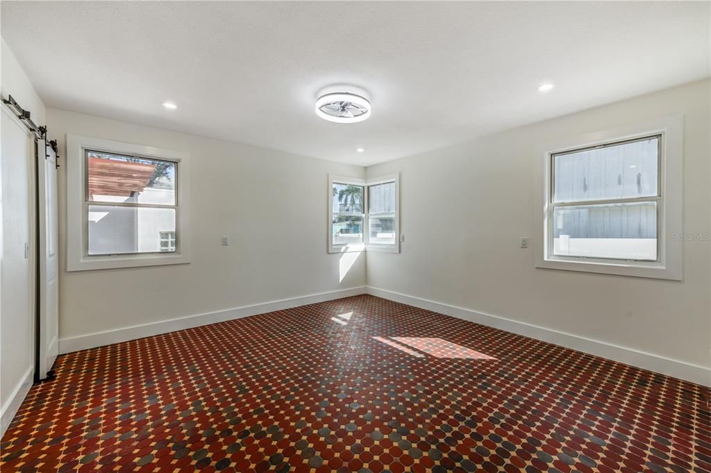 For Rent: $4,750 (3 beds, 2 baths, 1941 Square Feet)