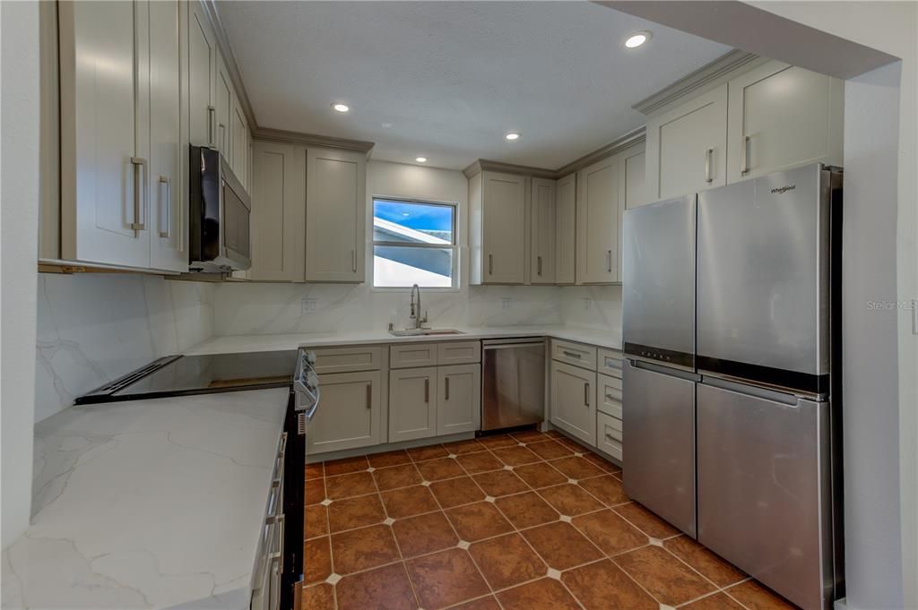 For Rent: $4,750 (3 beds, 2 baths, 1941 Square Feet)