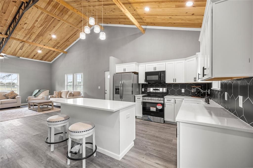 For Sale: $325,000 (3 beds, 2 baths, 1530 Square Feet)