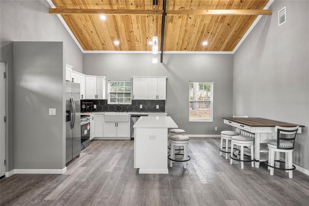 For Sale: $325,000 (3 beds, 2 baths, 1530 Square Feet)