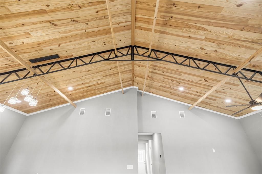 For Sale: $325,000 (3 beds, 2 baths, 1530 Square Feet)