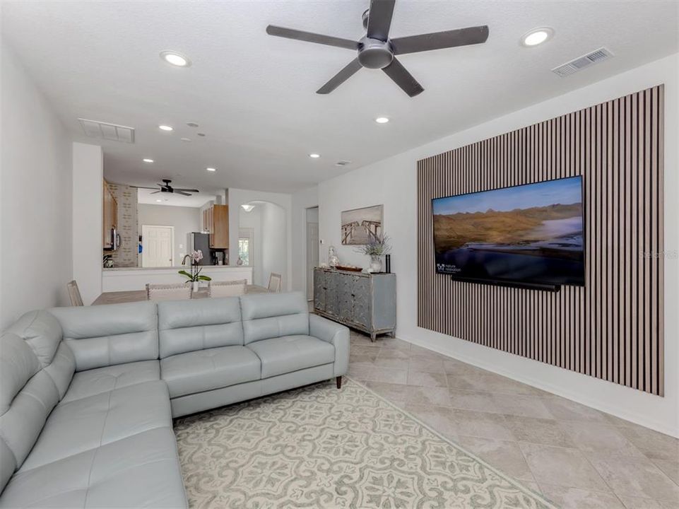 На продажу: $339,000 (2 спален, 2 ванн, 1432 Квадратных фут)