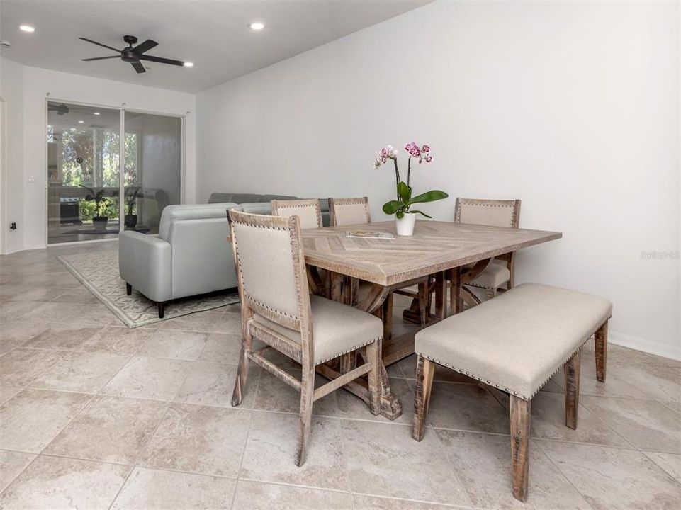 На продажу: $339,000 (2 спален, 2 ванн, 1432 Квадратных фут)