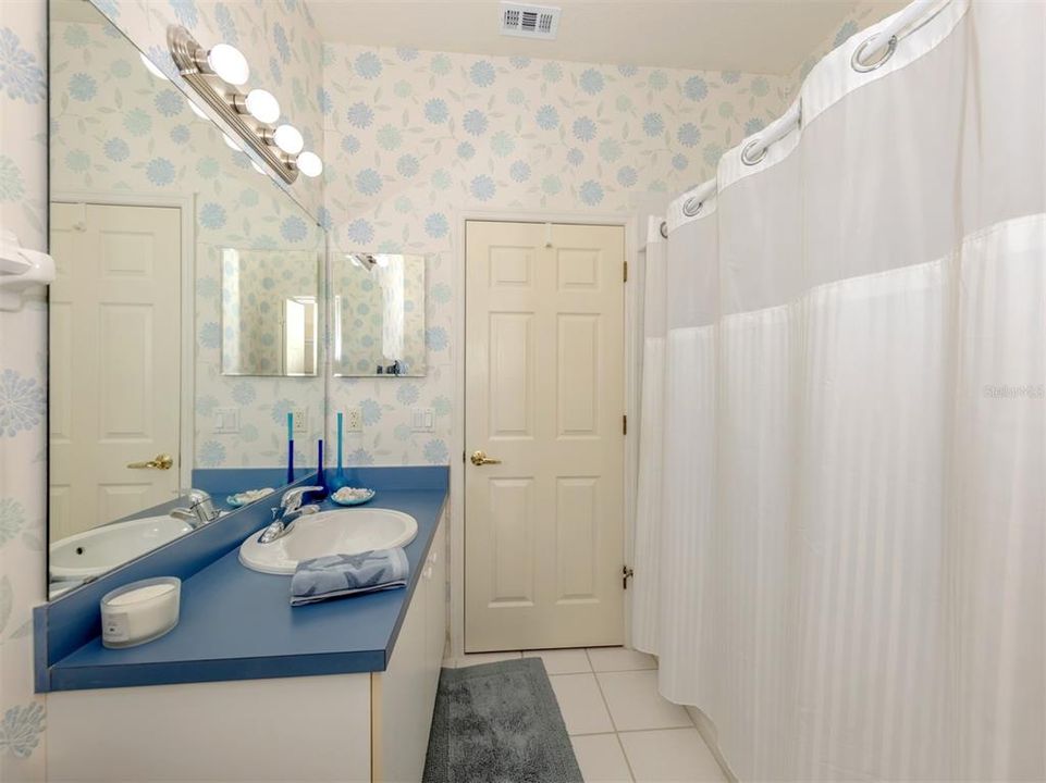 На продажу: $339,000 (2 спален, 2 ванн, 1432 Квадратных фут)