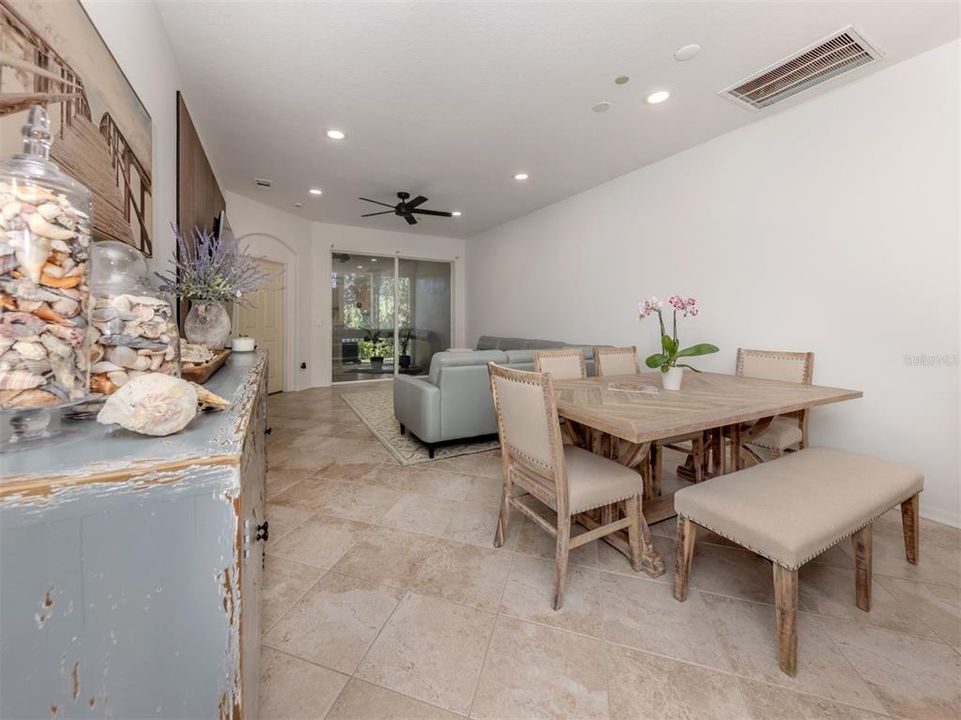 На продажу: $339,000 (2 спален, 2 ванн, 1432 Квадратных фут)