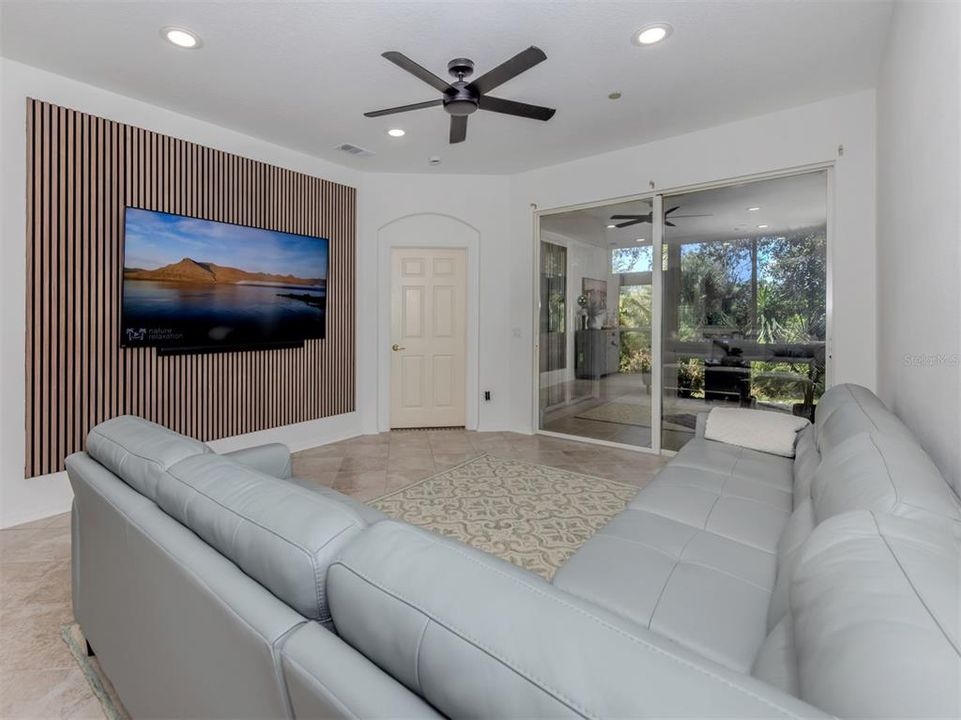 На продажу: $339,000 (2 спален, 2 ванн, 1432 Квадратных фут)