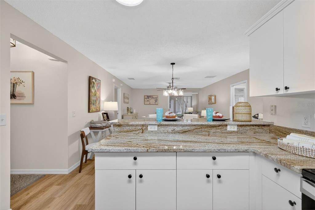 На продажу: $329,000 (3 спален, 2 ванн, 1240 Квадратных фут)