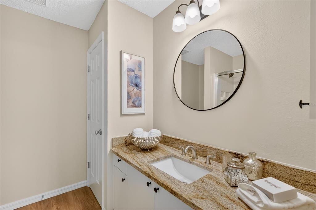 На продажу: $329,000 (3 спален, 2 ванн, 1240 Квадратных фут)