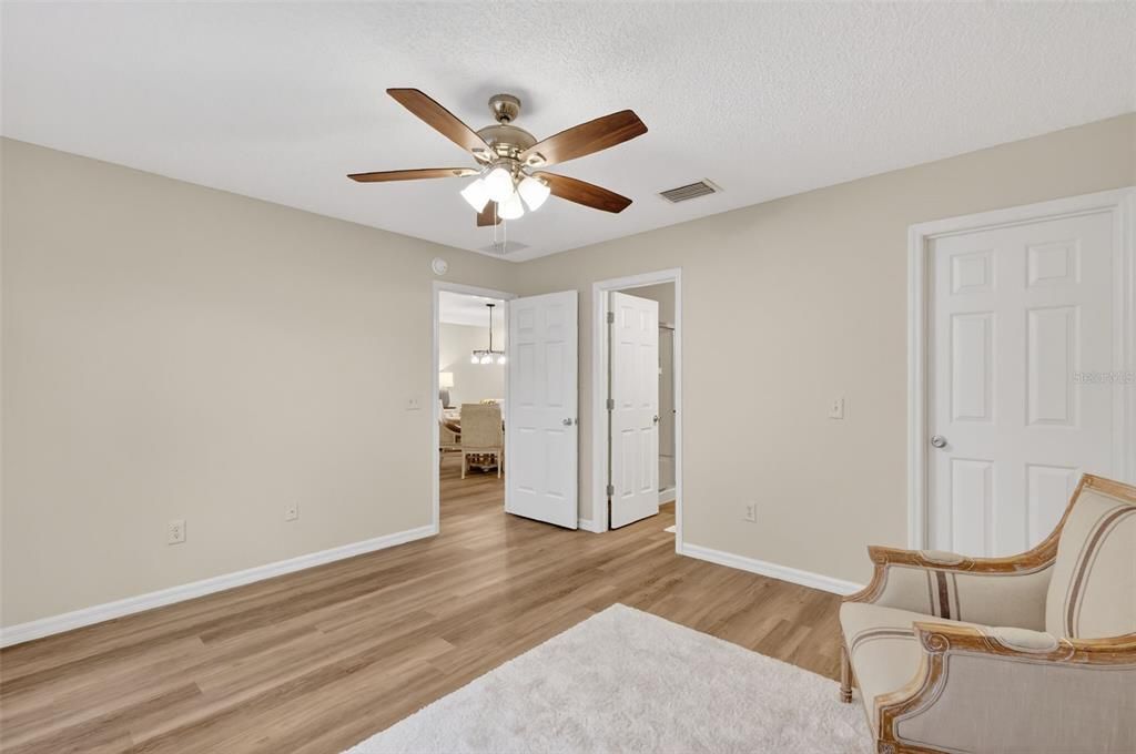 На продажу: $329,000 (3 спален, 2 ванн, 1240 Квадратных фут)