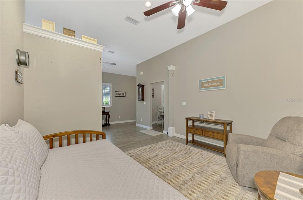For Sale: $349,000 (2 beds, 2 baths, 1476 Square Feet)