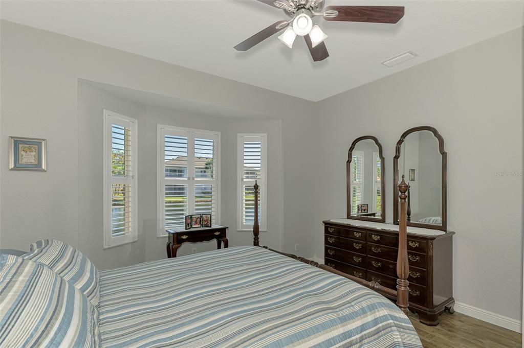 For Sale: $349,000 (2 beds, 2 baths, 1476 Square Feet)