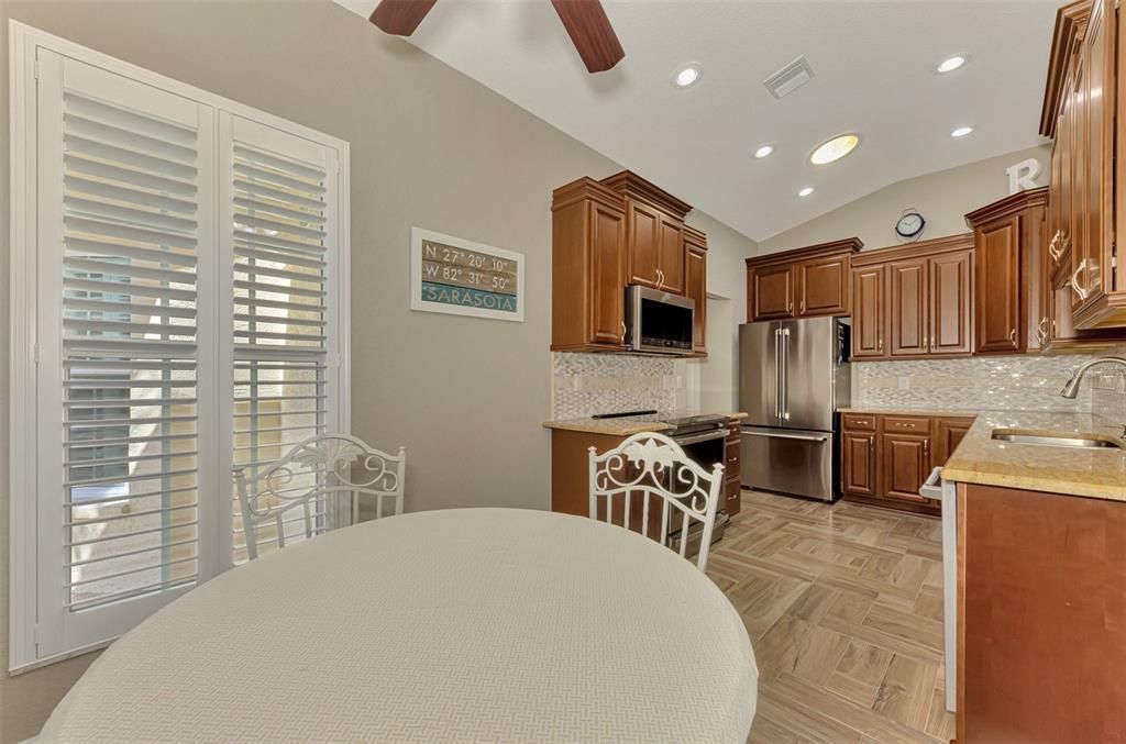 For Sale: $349,000 (2 beds, 2 baths, 1476 Square Feet)