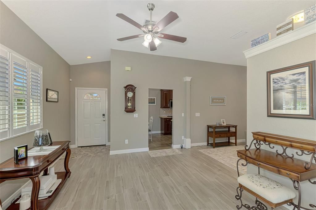 For Sale: $349,000 (2 beds, 2 baths, 1476 Square Feet)
