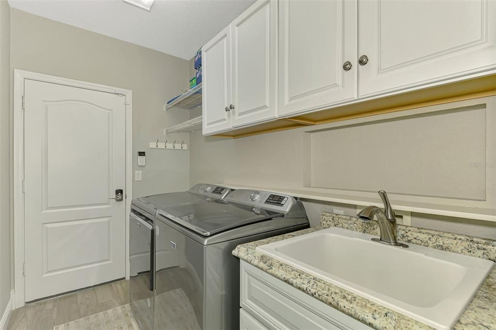 For Sale: $349,000 (2 beds, 2 baths, 1476 Square Feet)