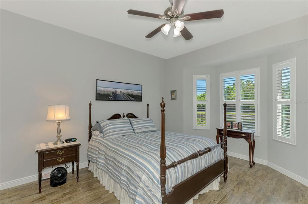 For Sale: $349,000 (2 beds, 2 baths, 1476 Square Feet)