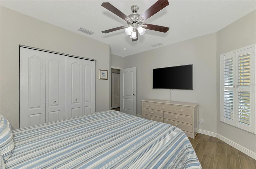 For Sale: $349,000 (2 beds, 2 baths, 1476 Square Feet)