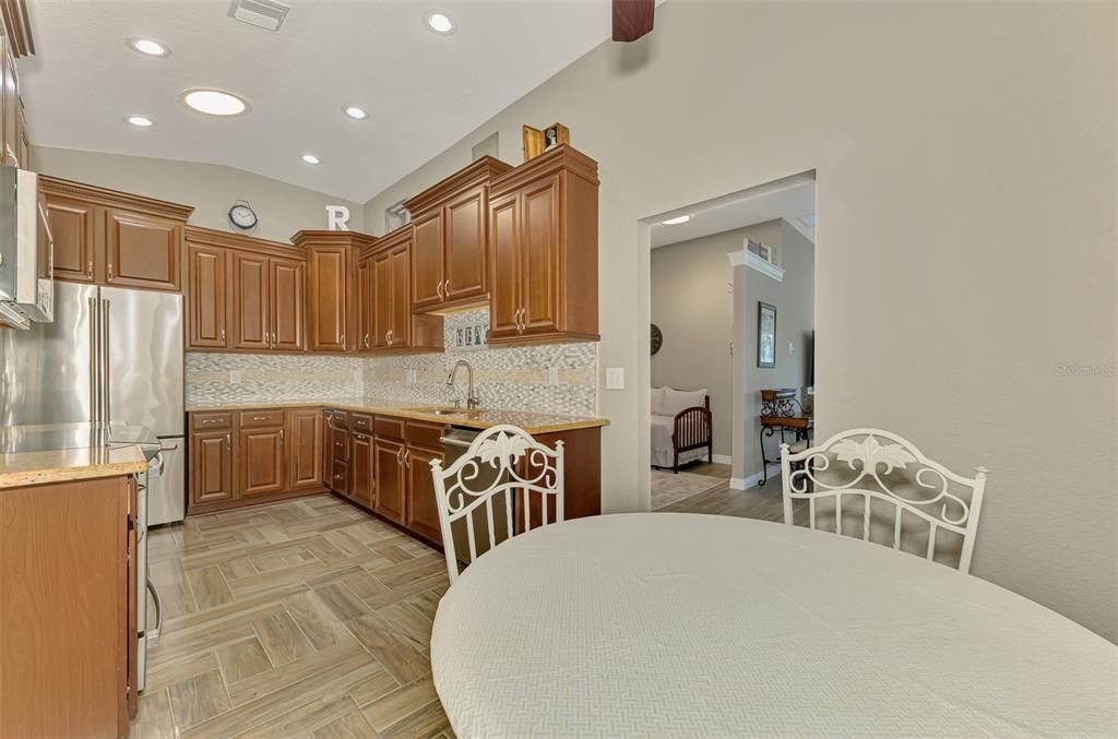 For Sale: $349,000 (2 beds, 2 baths, 1476 Square Feet)