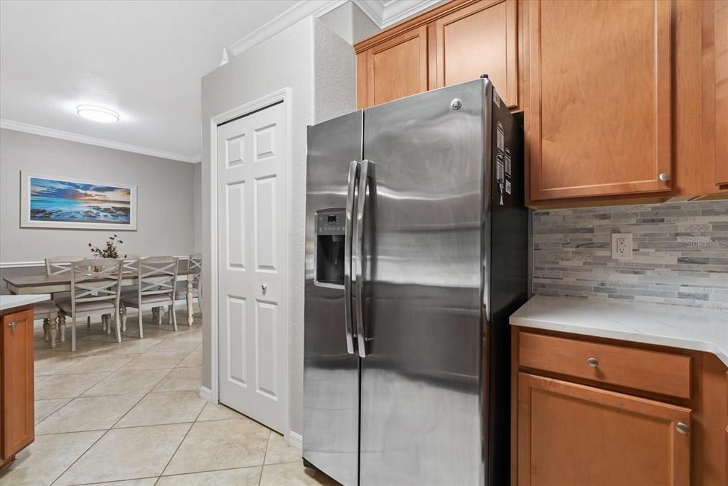 На продажу: $382,000 (2 спален, 2 ванн, 1559 Квадратных фут)