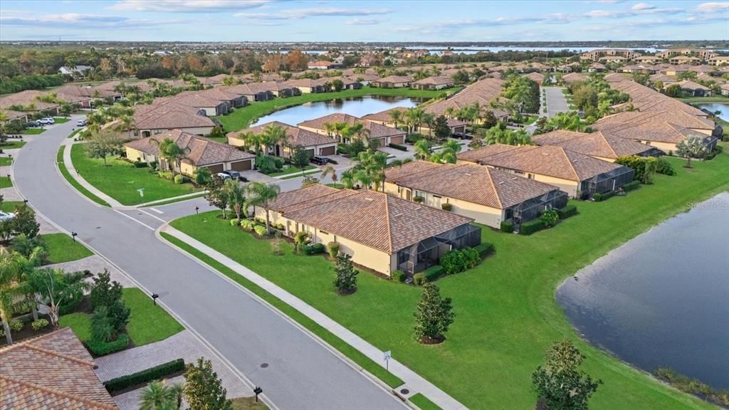 На продажу: $382,000 (2 спален, 2 ванн, 1559 Квадратных фут)