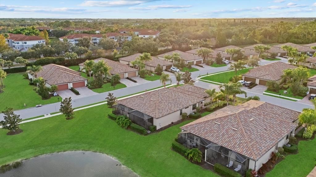 На продажу: $382,000 (2 спален, 2 ванн, 1559 Квадратных фут)