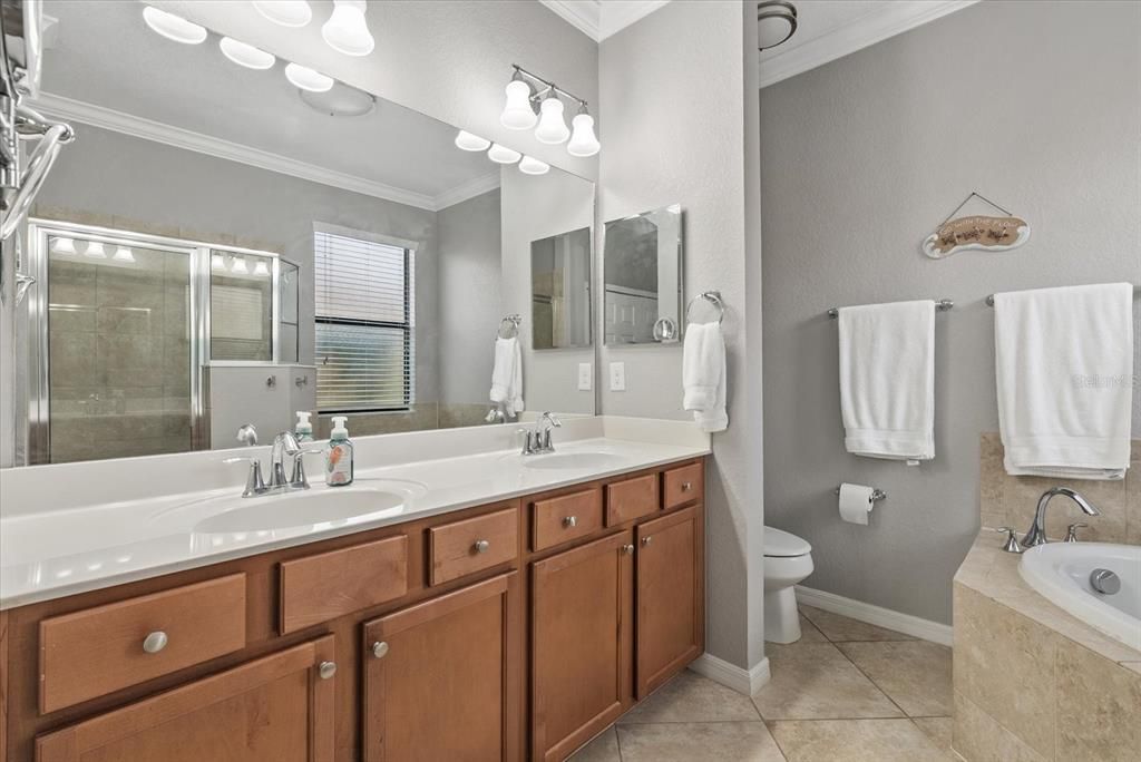 На продажу: $382,000 (2 спален, 2 ванн, 1559 Квадратных фут)