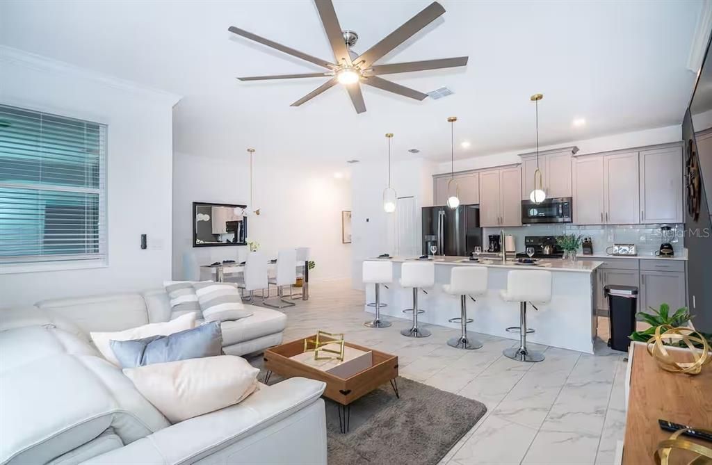 En Venta: $459,000 (4 camas, 3 baños, 1914 Pies cuadrados)