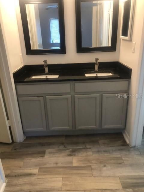 出租: $1,550 (2 贝兹, 2 浴室, 1010 平方英尺)