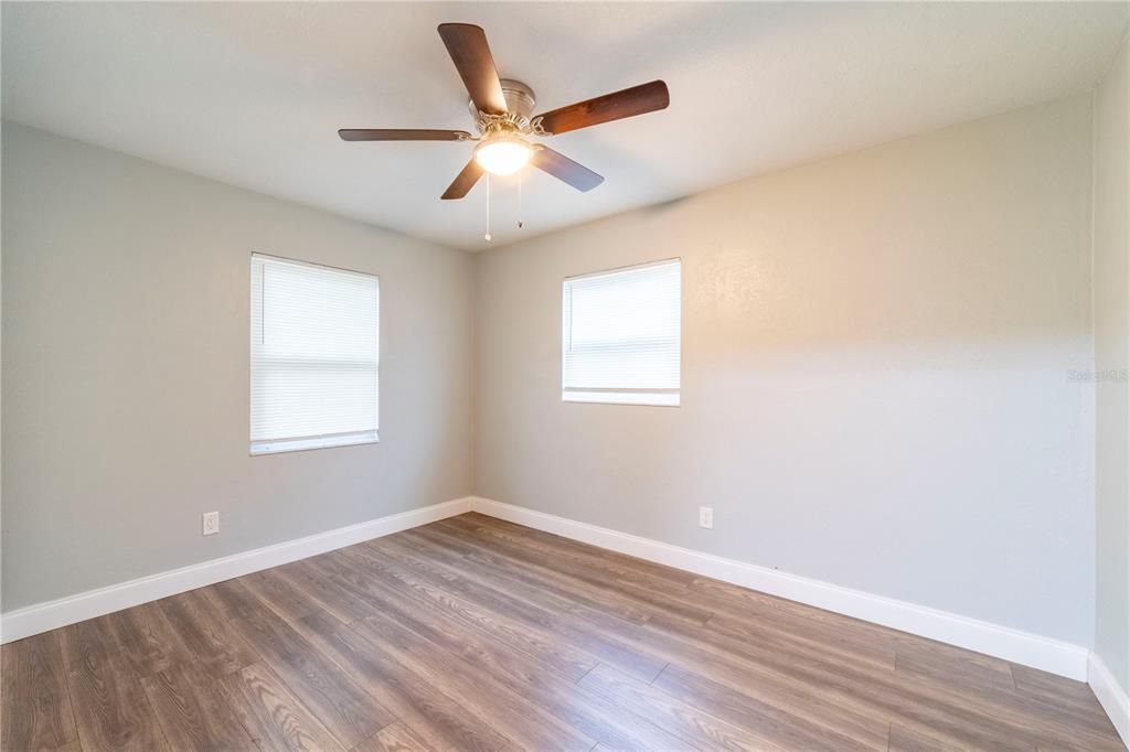 For Rent: $2,000 (2 beds, 1 baths, 912 Square Feet)