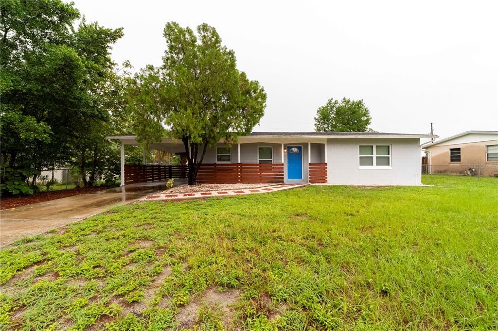 For Rent: $2,000 (2 beds, 1 baths, 912 Square Feet)