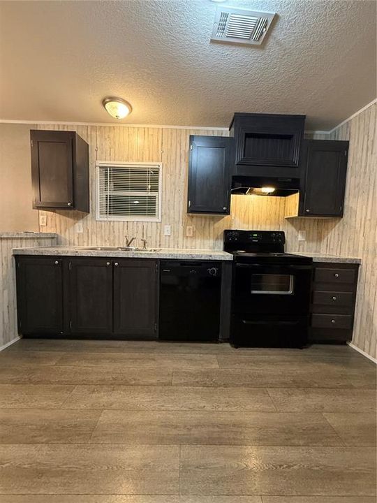 For Rent: $1,395 (3 beds, 2 baths, 1500 Square Feet)