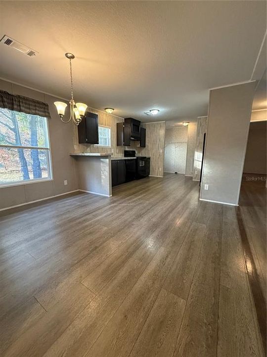 For Rent: $1,395 (3 beds, 2 baths, 1500 Square Feet)