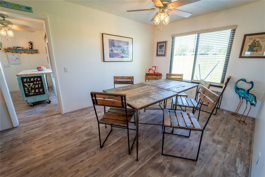 На продажу: $412,000 (3 спален, 2 ванн, 1762 Квадратных фут)