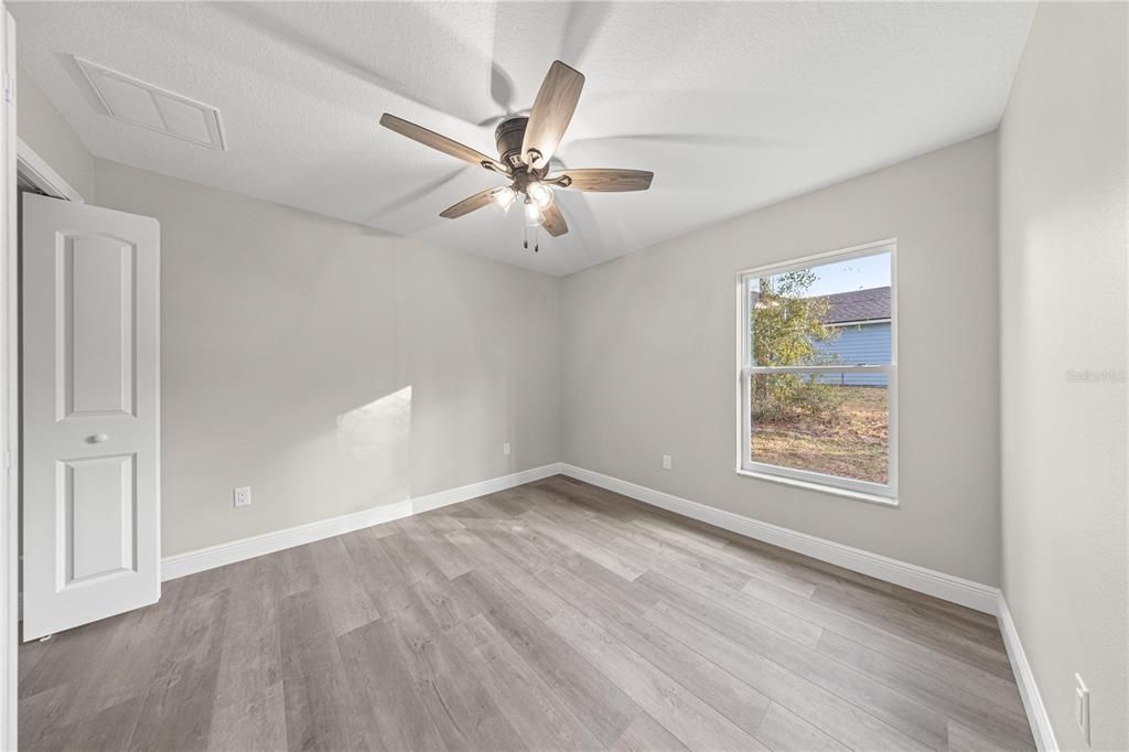 待售: $259,750 (3 贝兹, 2 浴室, 1374 平方英尺)