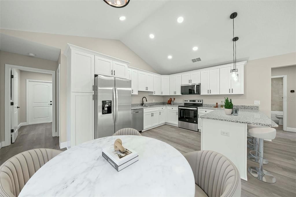 待售: $259,750 (3 贝兹, 2 浴室, 1374 平方英尺)