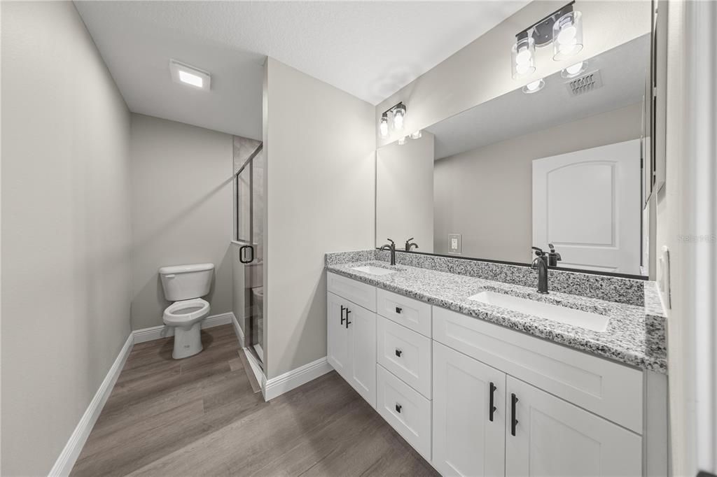 待售: $259,750 (3 贝兹, 2 浴室, 1374 平方英尺)