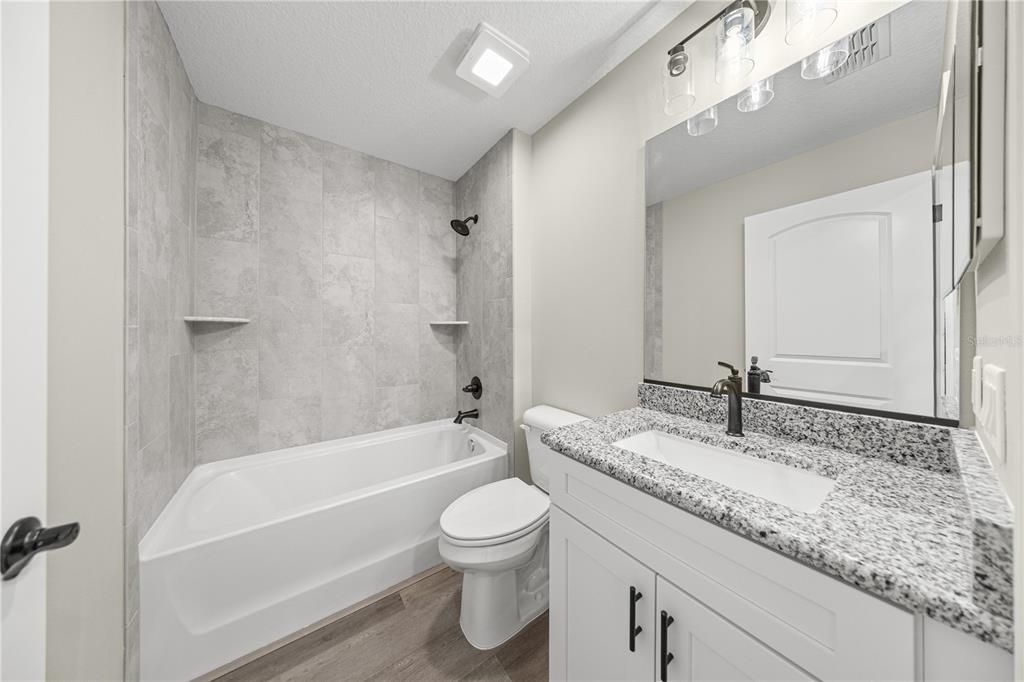 待售: $259,750 (3 贝兹, 2 浴室, 1374 平方英尺)