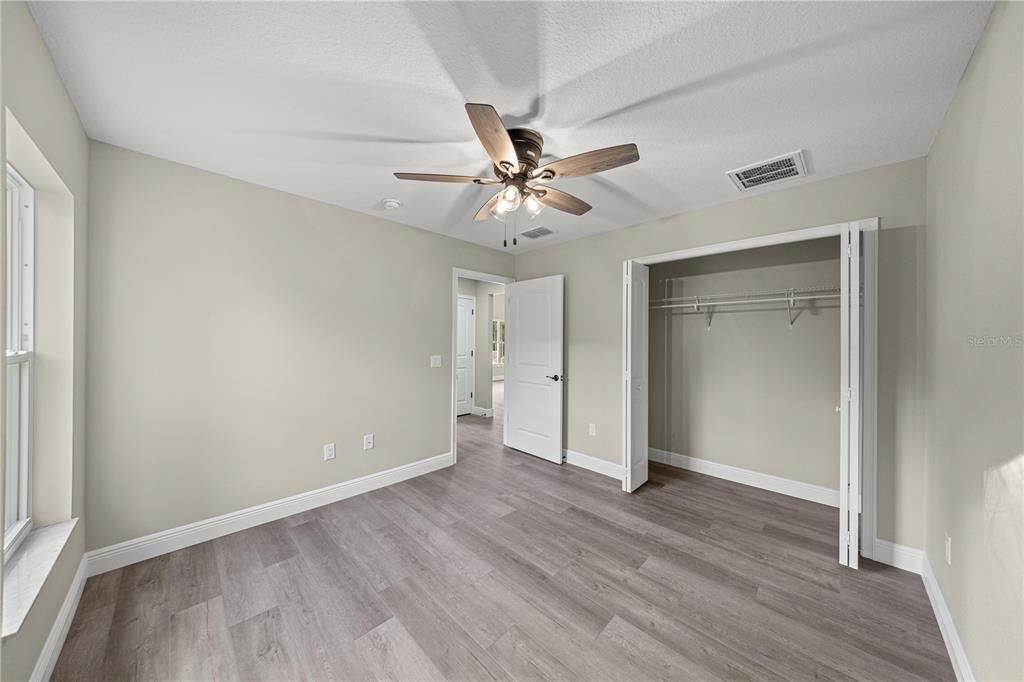 待售: $259,750 (3 贝兹, 2 浴室, 1374 平方英尺)