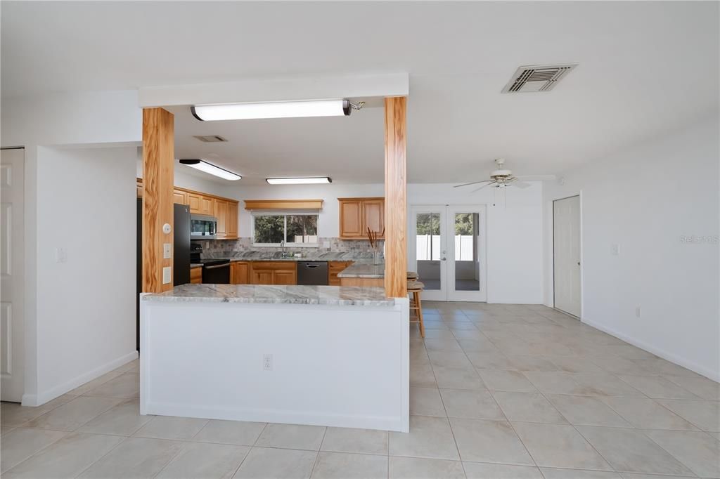 待售: $395,000 (3 贝兹, 2 浴室, 1202 平方英尺)