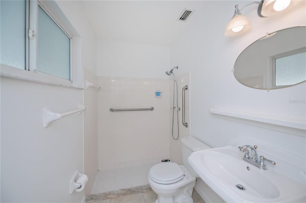 待售: $395,000 (3 贝兹, 2 浴室, 1202 平方英尺)