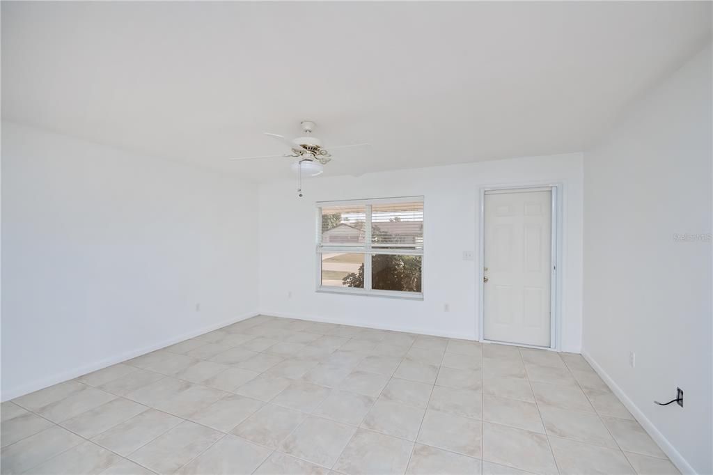 待售: $395,000 (3 贝兹, 2 浴室, 1202 平方英尺)