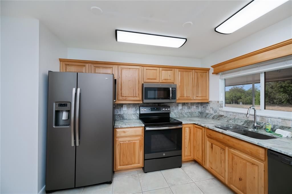 待售: $395,000 (3 贝兹, 2 浴室, 1202 平方英尺)