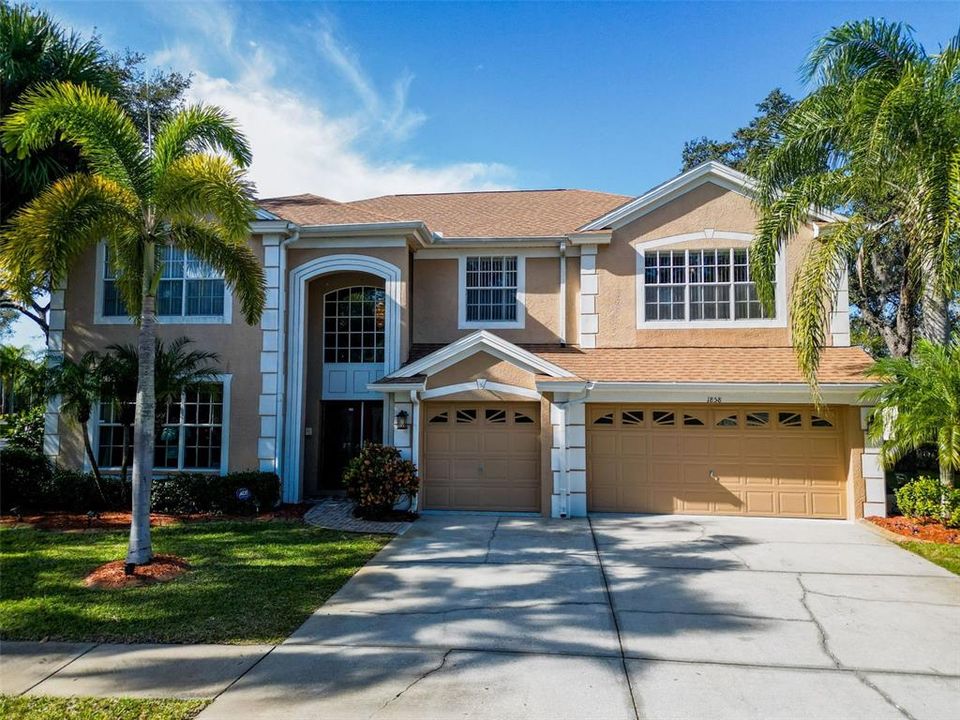 En Venta: $775,000 (4 camas, 3 baños, 3119 Pies cuadrados)