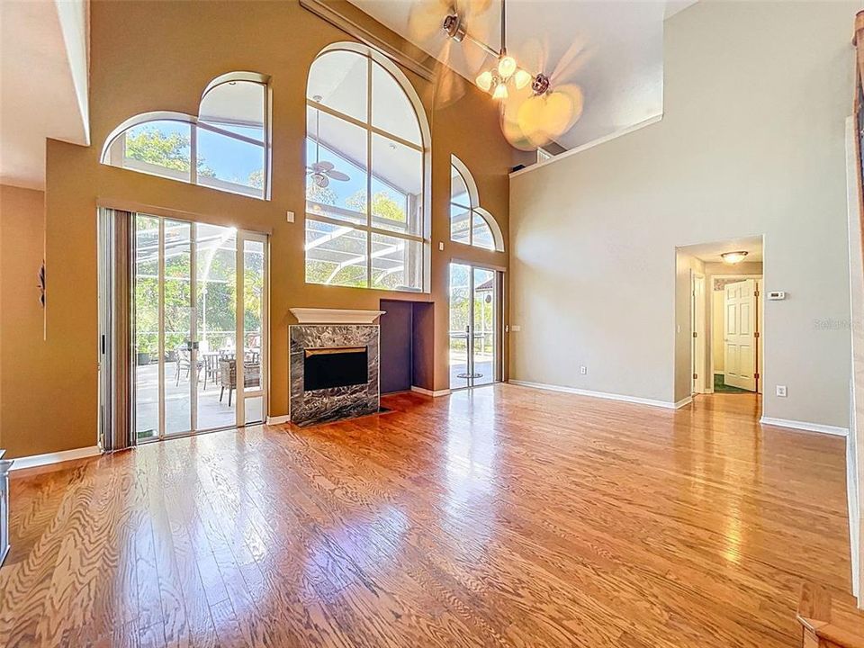 En Venta: $775,000 (4 camas, 3 baños, 3119 Pies cuadrados)