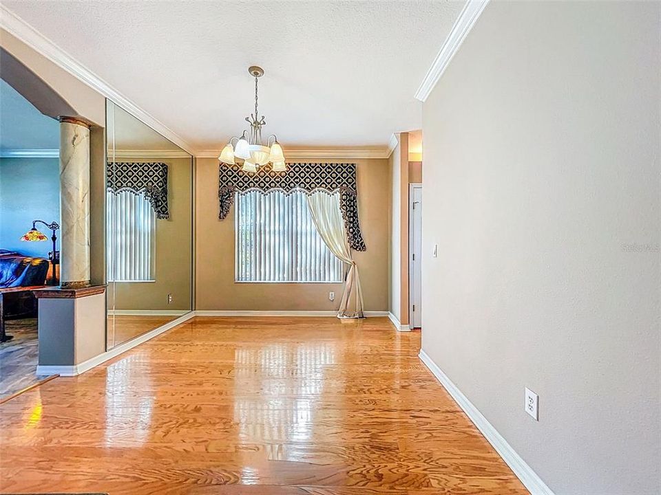 En Venta: $775,000 (4 camas, 3 baños, 3119 Pies cuadrados)