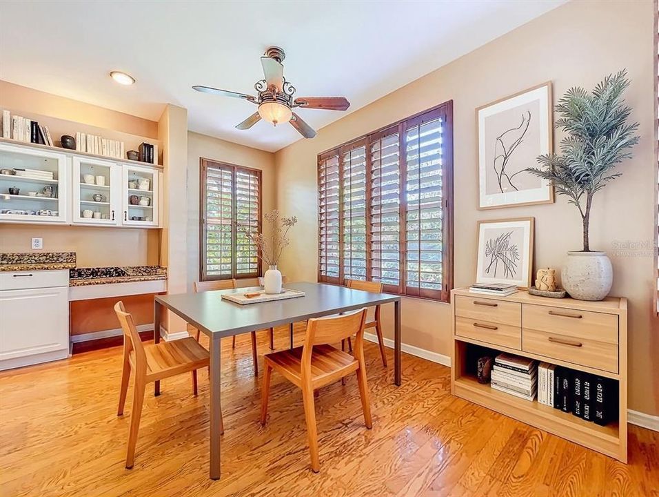 En Venta: $775,000 (4 camas, 3 baños, 3119 Pies cuadrados)