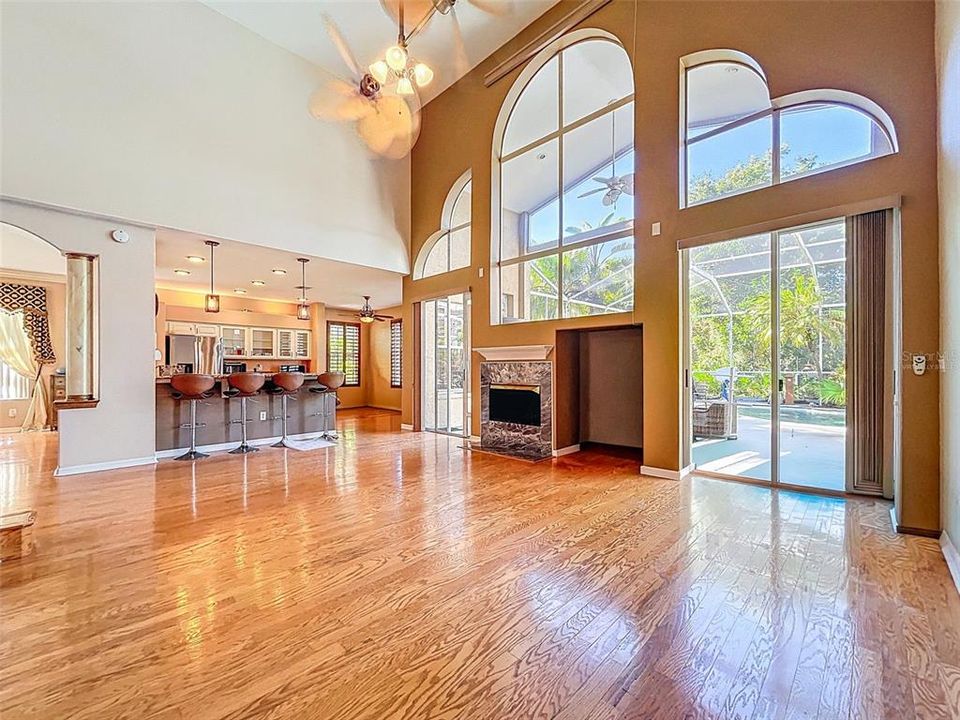 En Venta: $775,000 (4 camas, 3 baños, 3119 Pies cuadrados)