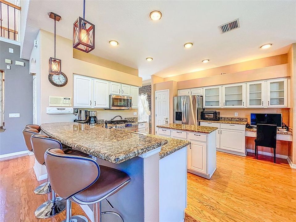 En Venta: $775,000 (4 camas, 3 baños, 3119 Pies cuadrados)