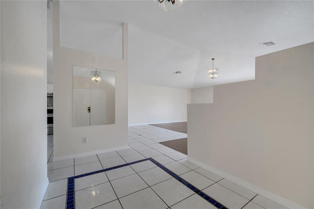 En Renta: $2,050 (3 camas, 2 baños, 1728 Pies cuadrados)