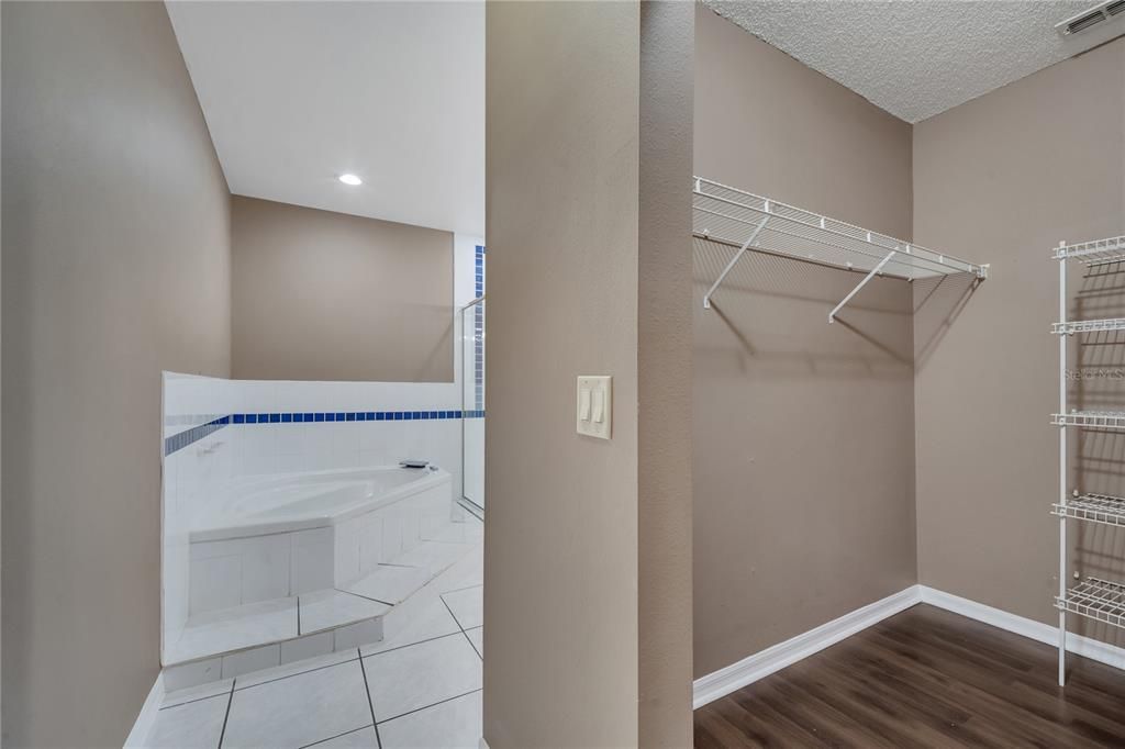 En Renta: $2,050 (3 camas, 2 baños, 1728 Pies cuadrados)